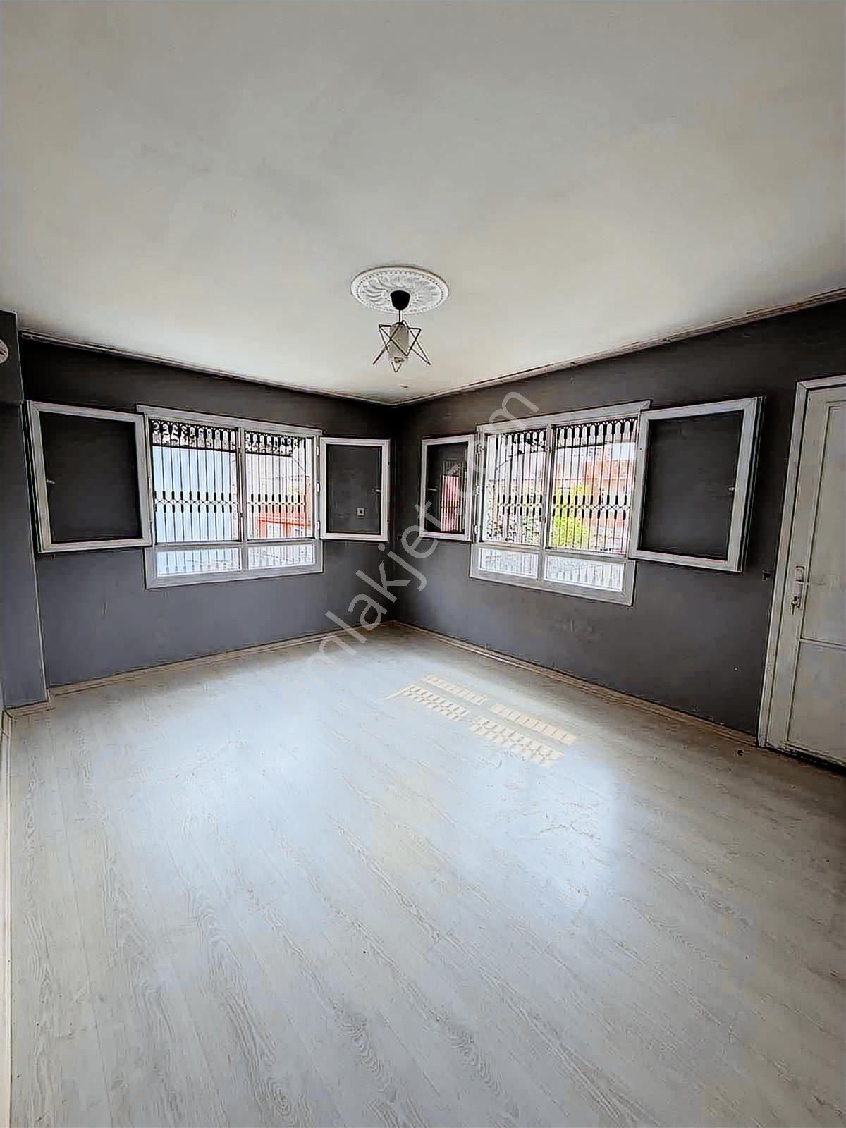 Lavinia Şakirpaşa Mahallesi 2 Katlı Bahceli Satılık Müstakil - Görsel 13