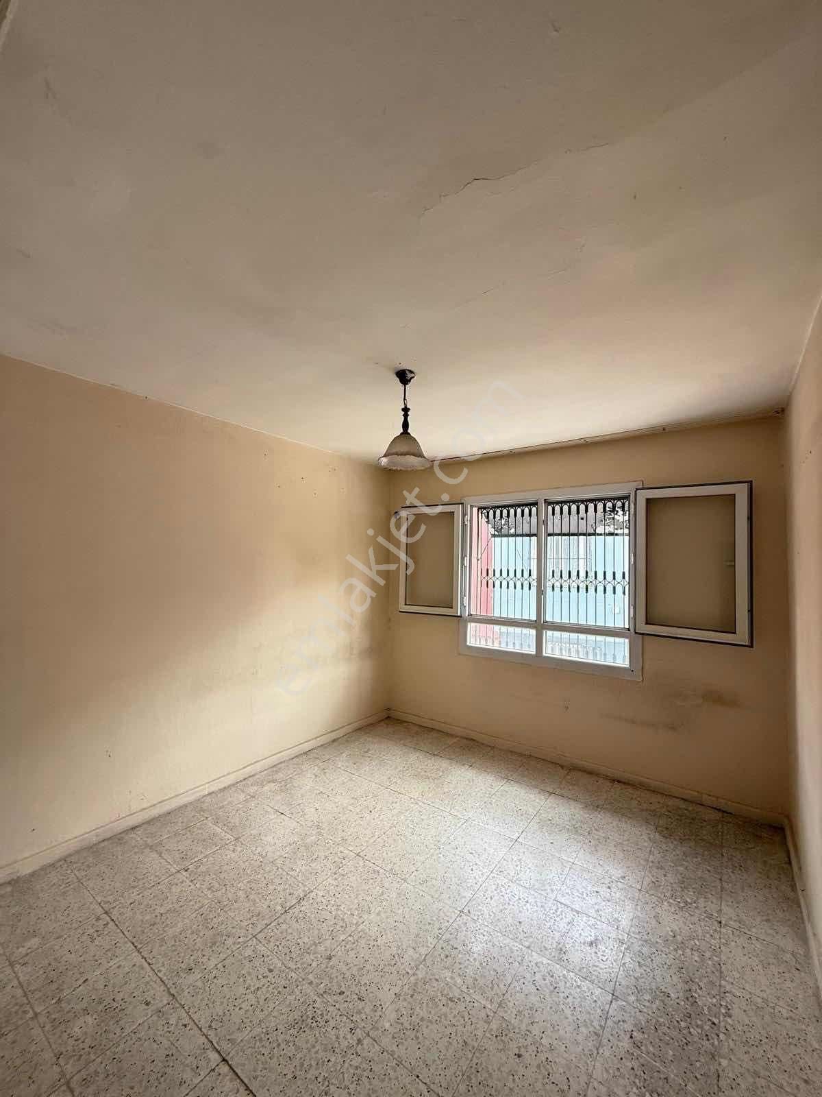 Lavinia Şakirpaşa Mahallesi 2 Katlı Bahceli Satılık Müstakil - Görsel 3