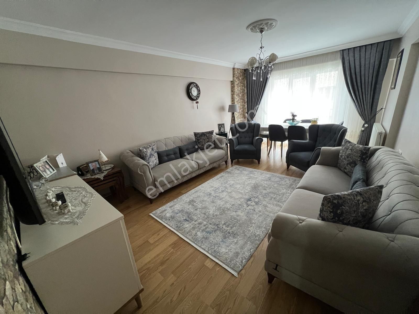 Reşadiye Mah. Eski Pzt Pazarı Yakınında 3+1 135m2 Satılık Daire!