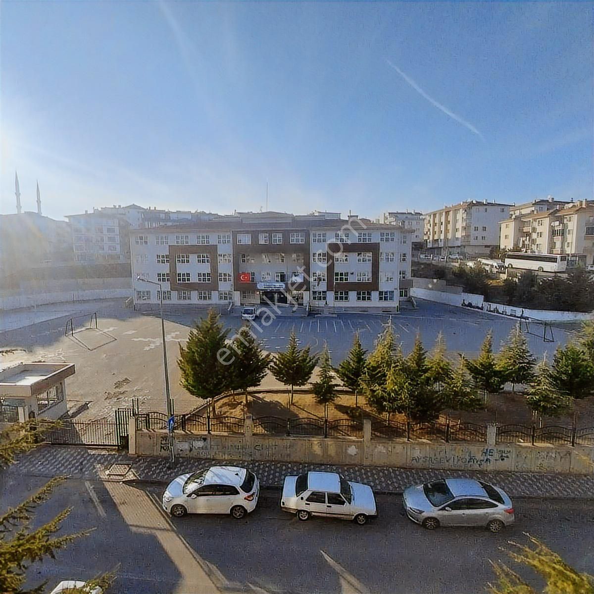 Okul Karşısında Önü Açık 3+1