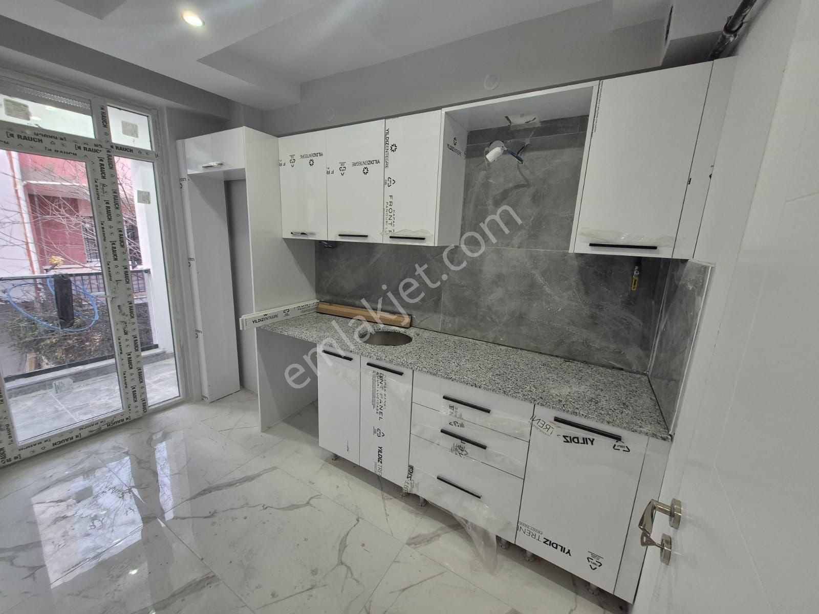 Çamlıca Mahallesinde Satılık 2+0 Daireler - Görsel 3