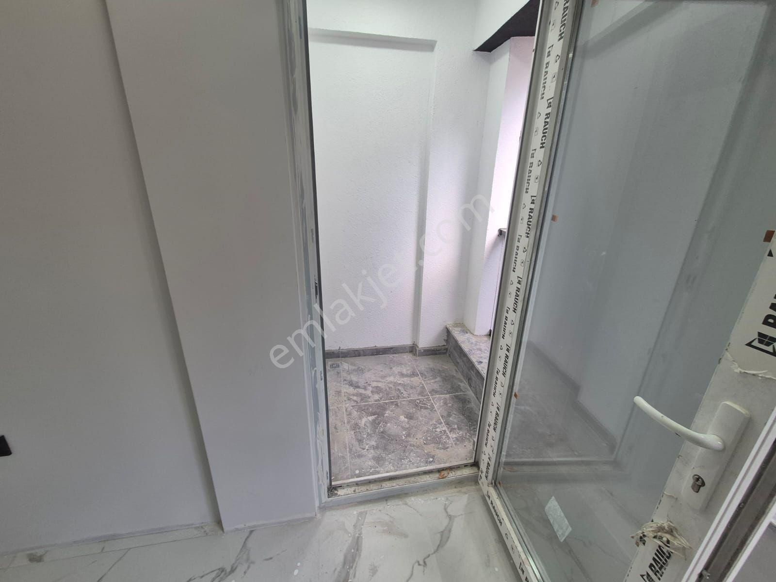 Çamlıca Mahallesinde Satılık 2+0 Daireler - Görsel 11