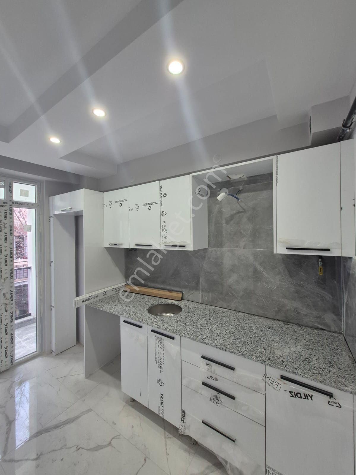 Çamlıca Mahallesinde Satılık 2+0 Daireler - Görsel 4