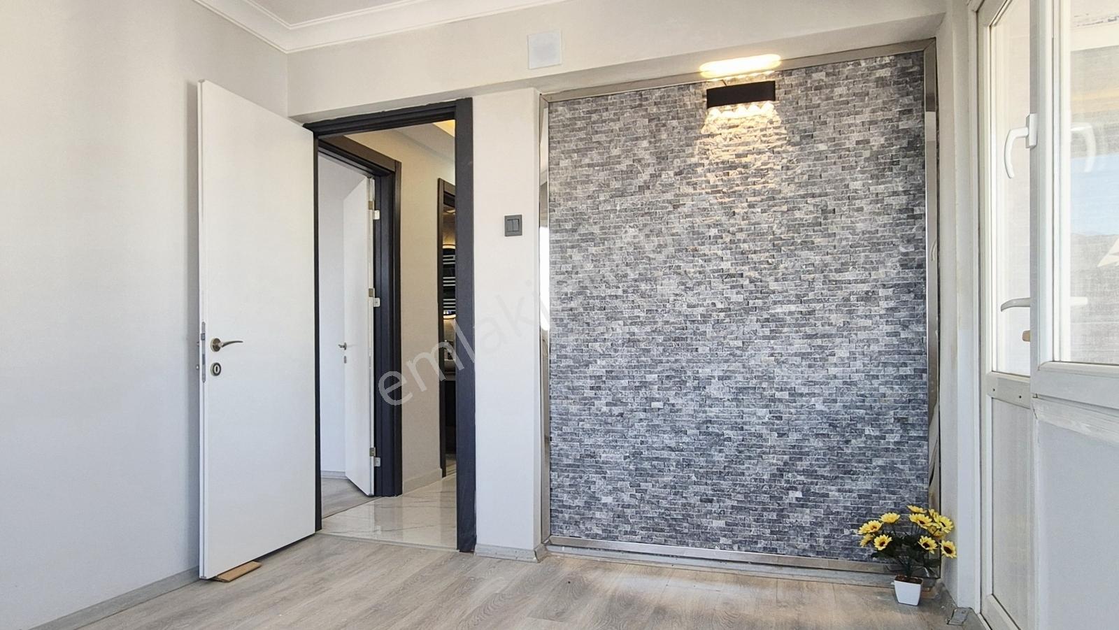 Torbalı'da Site İçinde Nitelikli Tadilatlı Satılık 2+1 Daire - Görsel 29