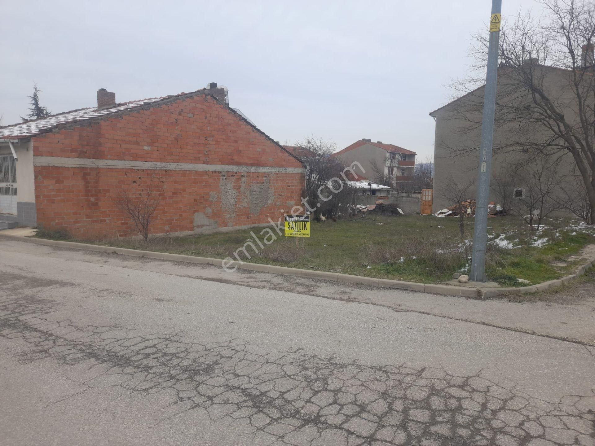 Trenday Emlak'tan Ertuğrul Caddesi Köşe Konumda 225 M2 Arsa - Görsel 3