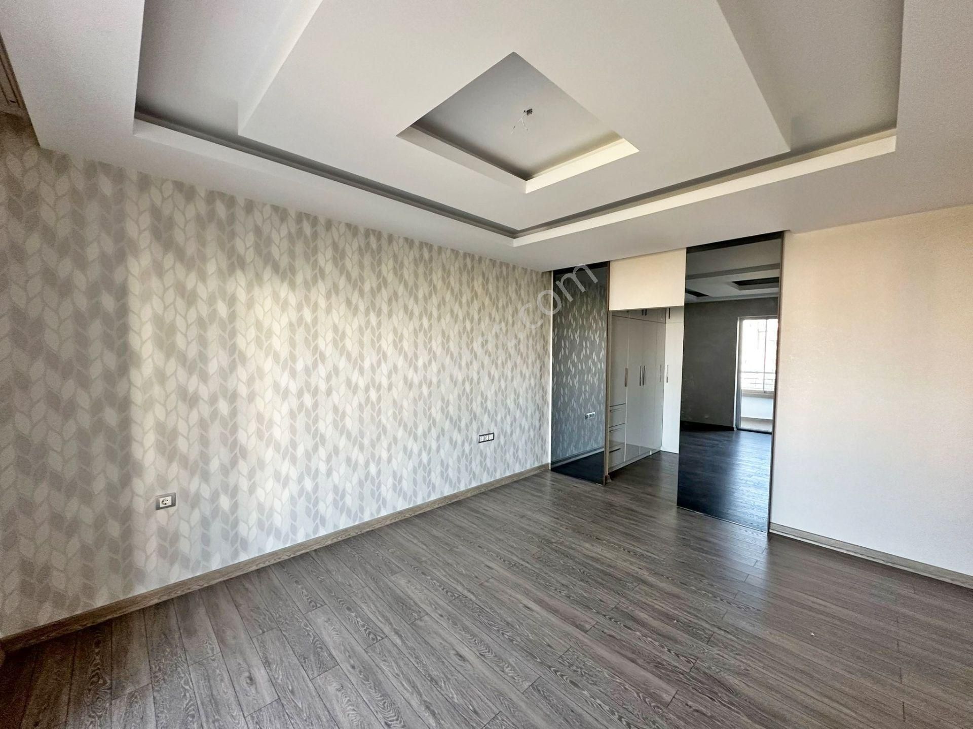 Irmak Emlak- Bağlıca Aksın Dora Kontlarında Satılık Ara Katta 4+1 Daire - Görsel 32