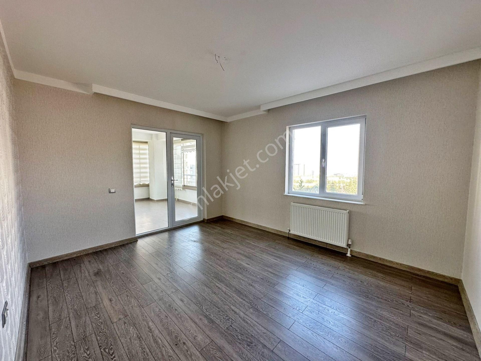 Irmak Emlak- Bağlıca Aksın Dora Kontlarında Satılık Ara Katta 4+1 Daire - Görsel 13