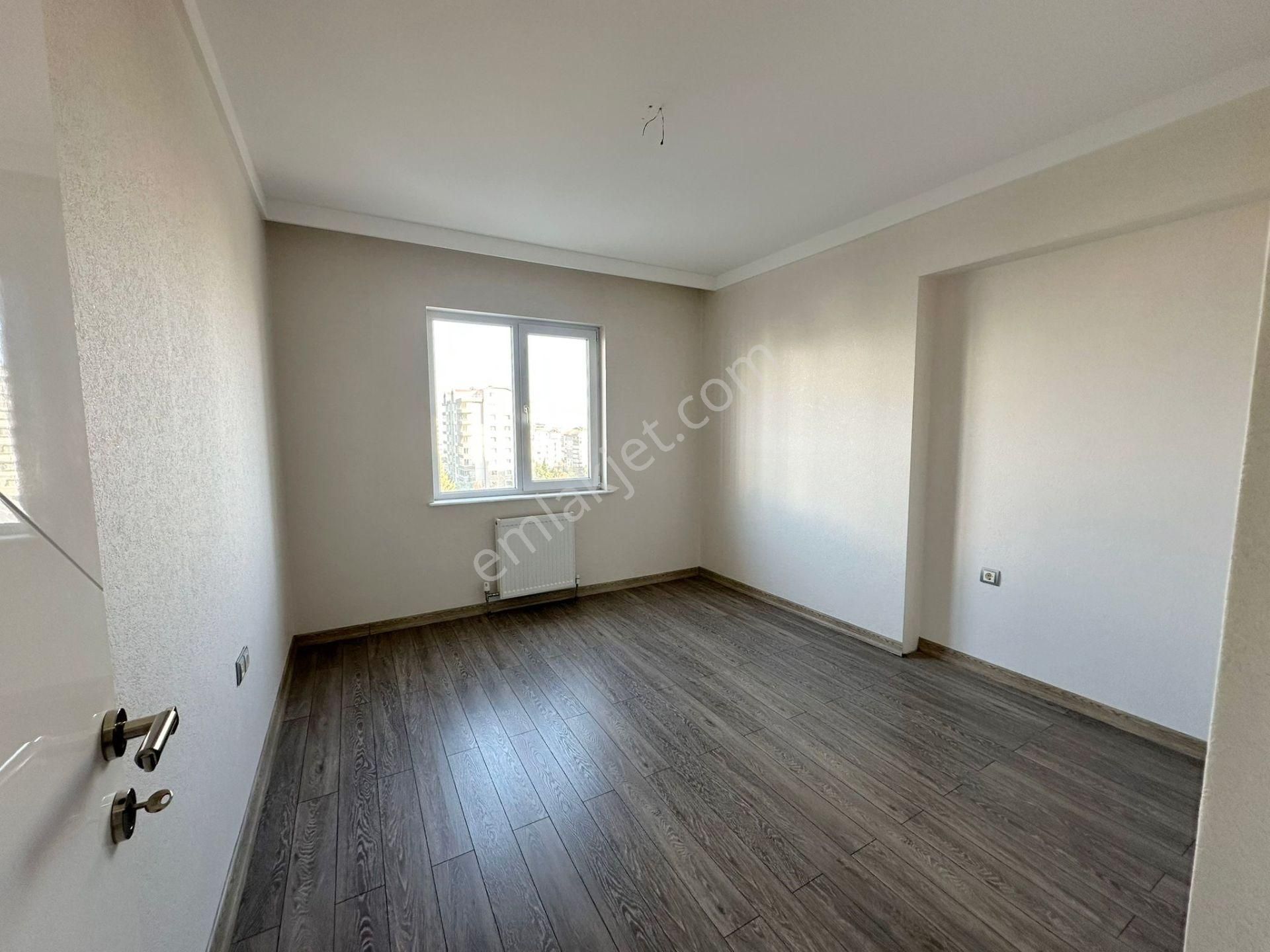 Irmak Emlak- Bağlıca Aksın Dora Kontlarında Satılık Ara Katta 4+1 Daire - Görsel 26