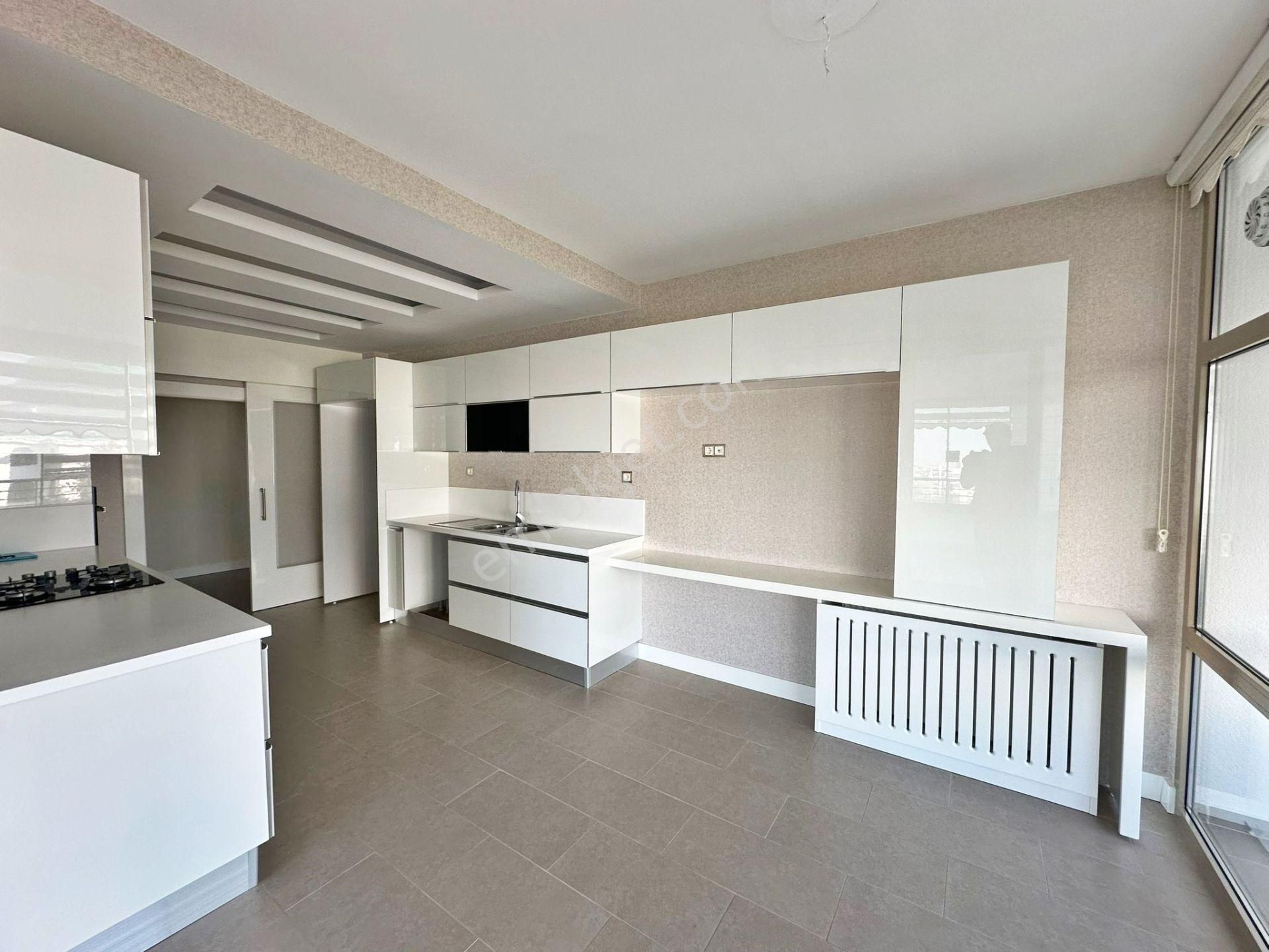 Irmak Emlak- Bağlıca Aksın Dora Kontlarında Satılık Ara Katta 4+1 Daire - Görsel 4