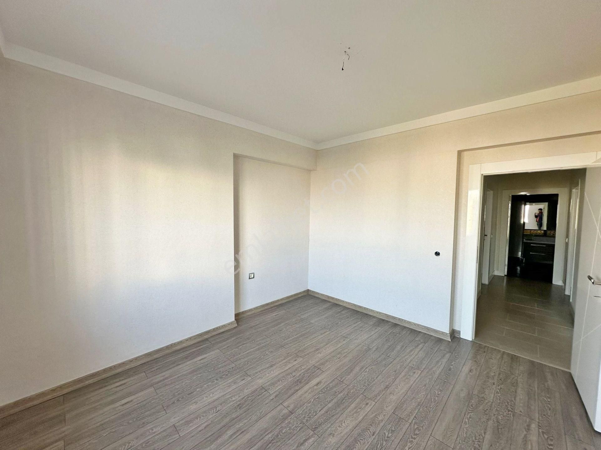 Irmak Emlak- Bağlıca Aksın Dora Kontlarında Satılık Ara Katta 4+1 Daire - Görsel 27