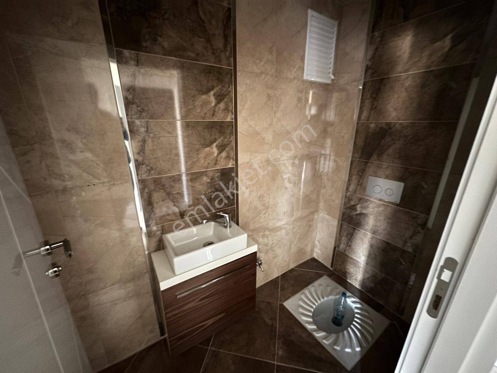 Irmak Emlak- Bağlıca Aksın Dora Kontlarında Satılık Ara Katta 4+1 Daire - Görsel 21