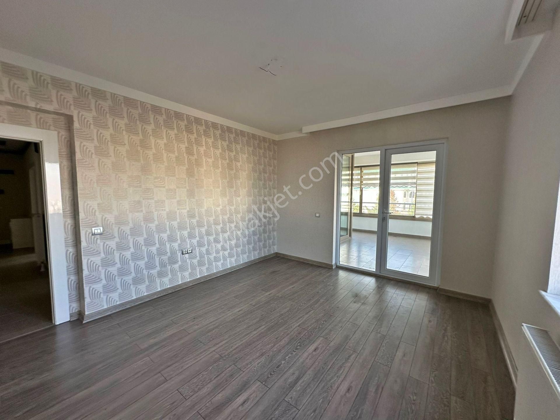 Irmak Emlak- Bağlıca Aksın Dora Kontlarında Satılık Ara Katta 4+1 Daire - Görsel 14