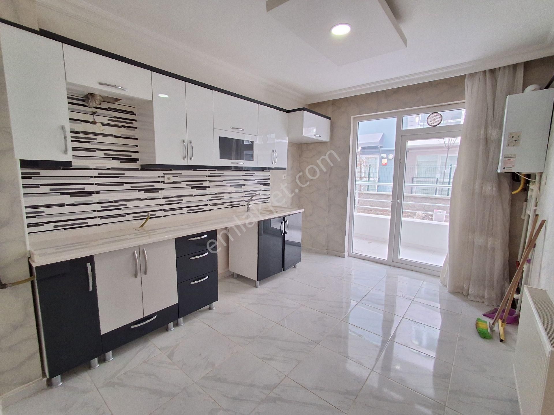 Karapürçek Atçifligi Yanı 3+1 Kot1 De Asansörlü Kombi Vestiyer Ç.banyolu - Görsel 11