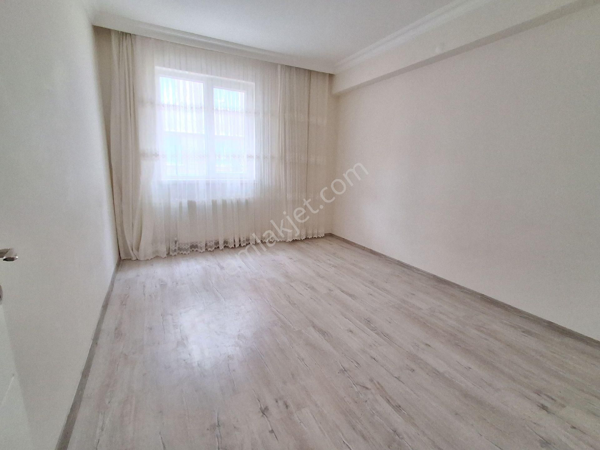 Karapürçek Atçifligi Yanı 3+1 Kot1 De Asansörlü Kombi Vestiyer Ç.banyolu - Görsel 5