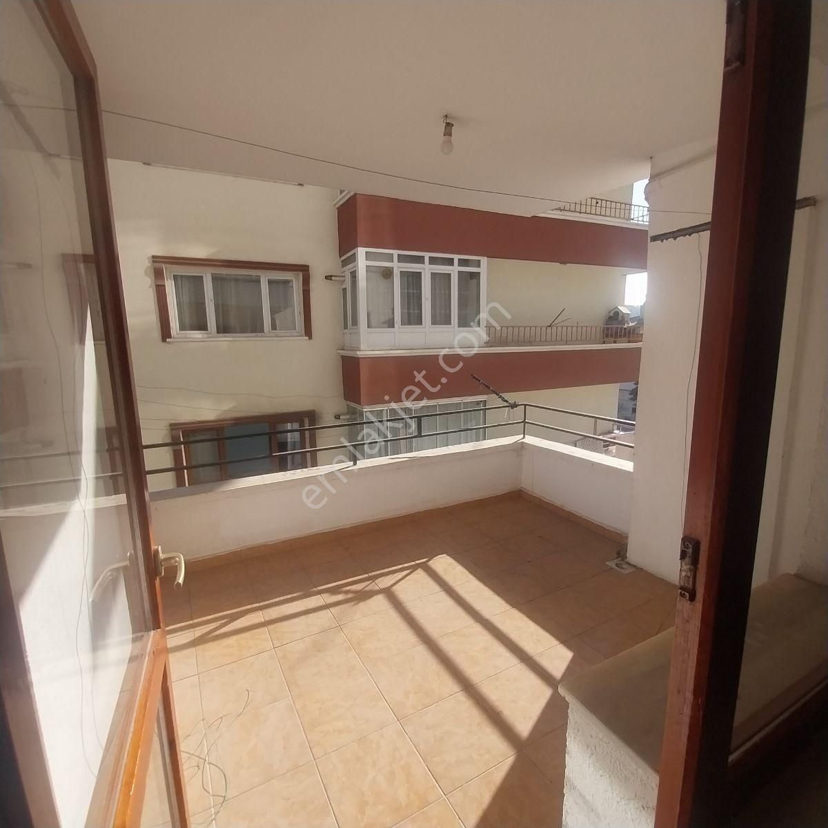 Elvan Mah. Cadde Üzerinde 3+1 Kiralık - Görsel 13