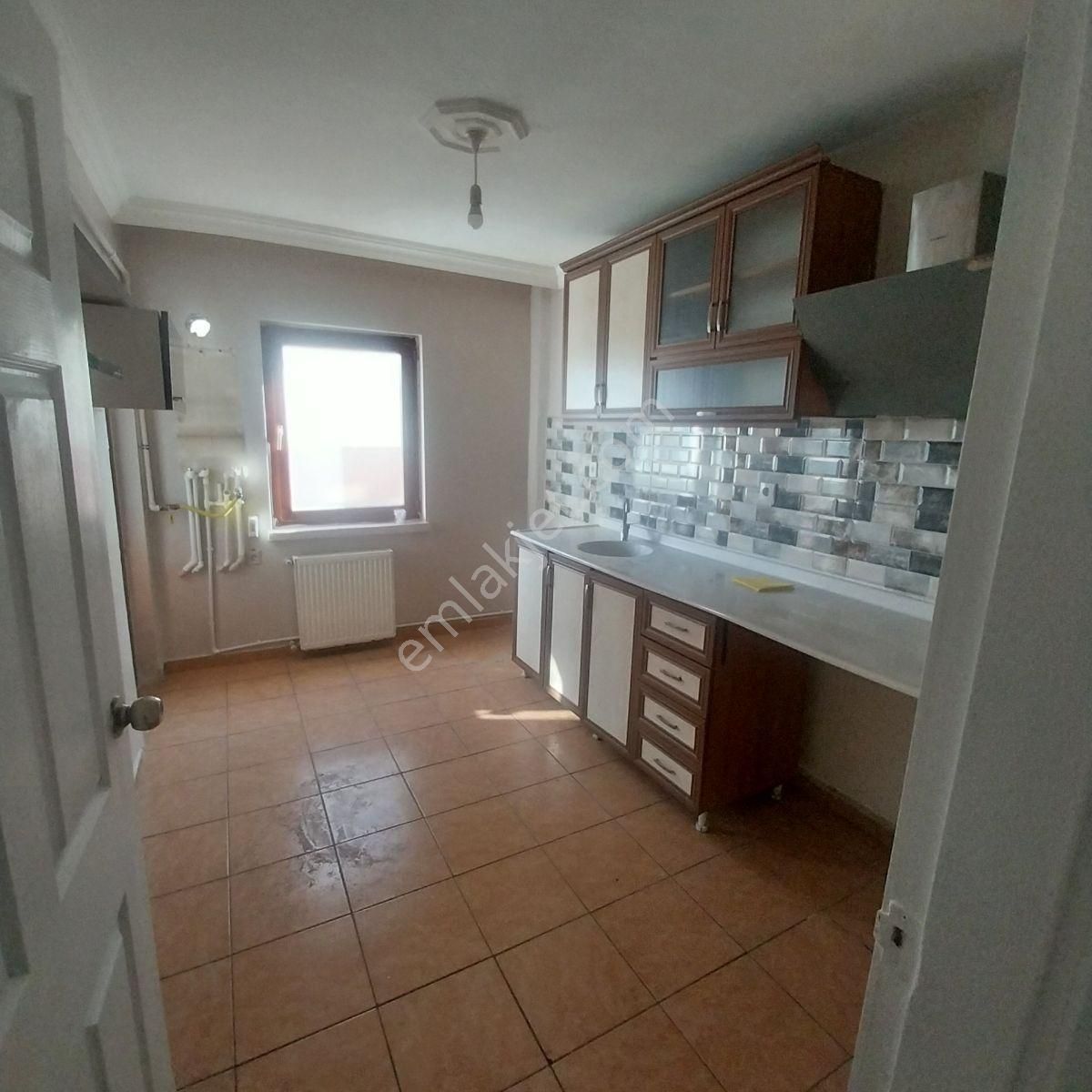 Elvan Mah. Cadde Üzerinde 3+1 Kiralık - Görsel 9