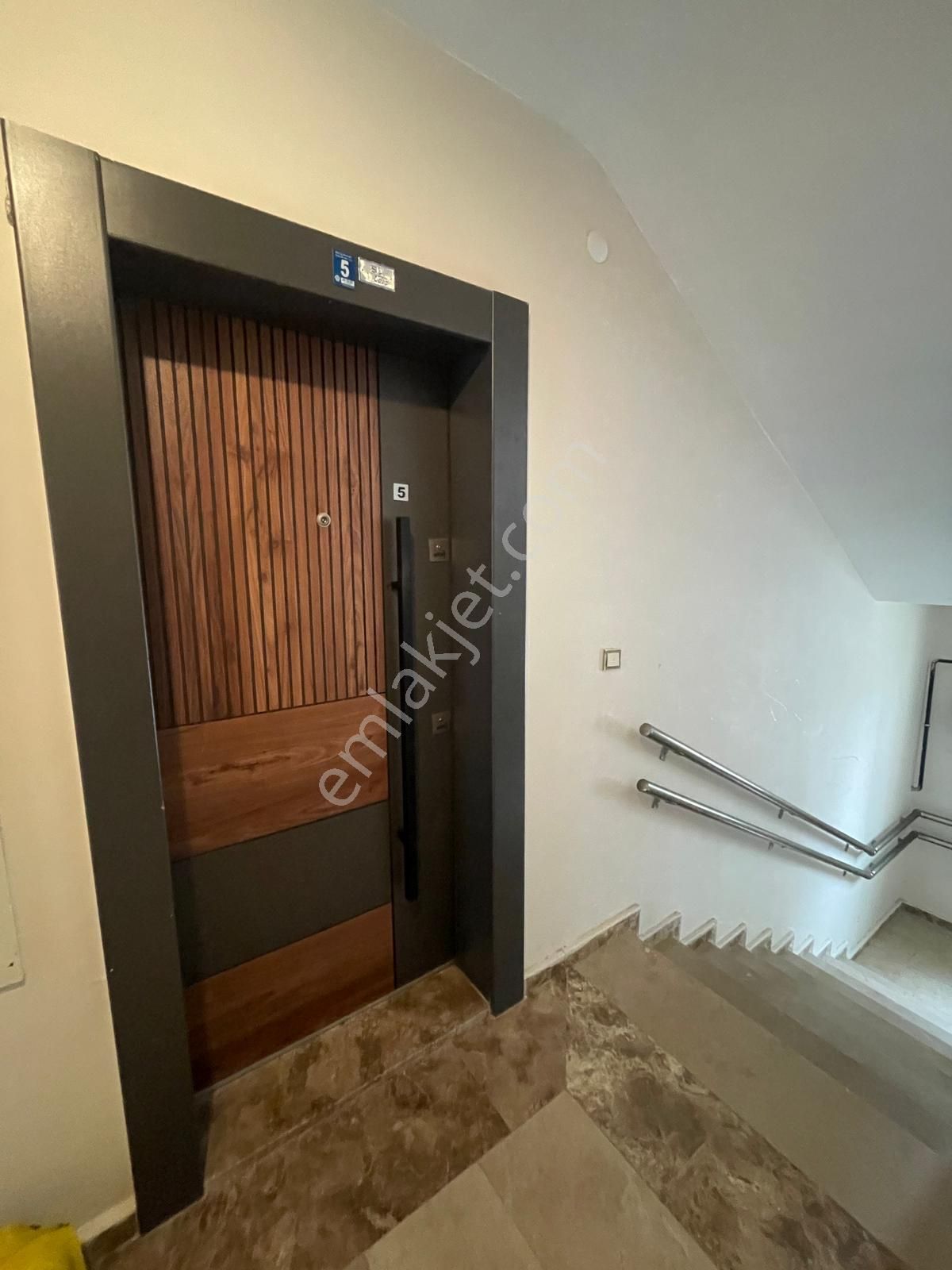 Afyon Üçok Emlaktan Battalgazi Mah Çetinkaya Toki De Satılık Arakat 2+1 Fırsat Daire - Görsel 6