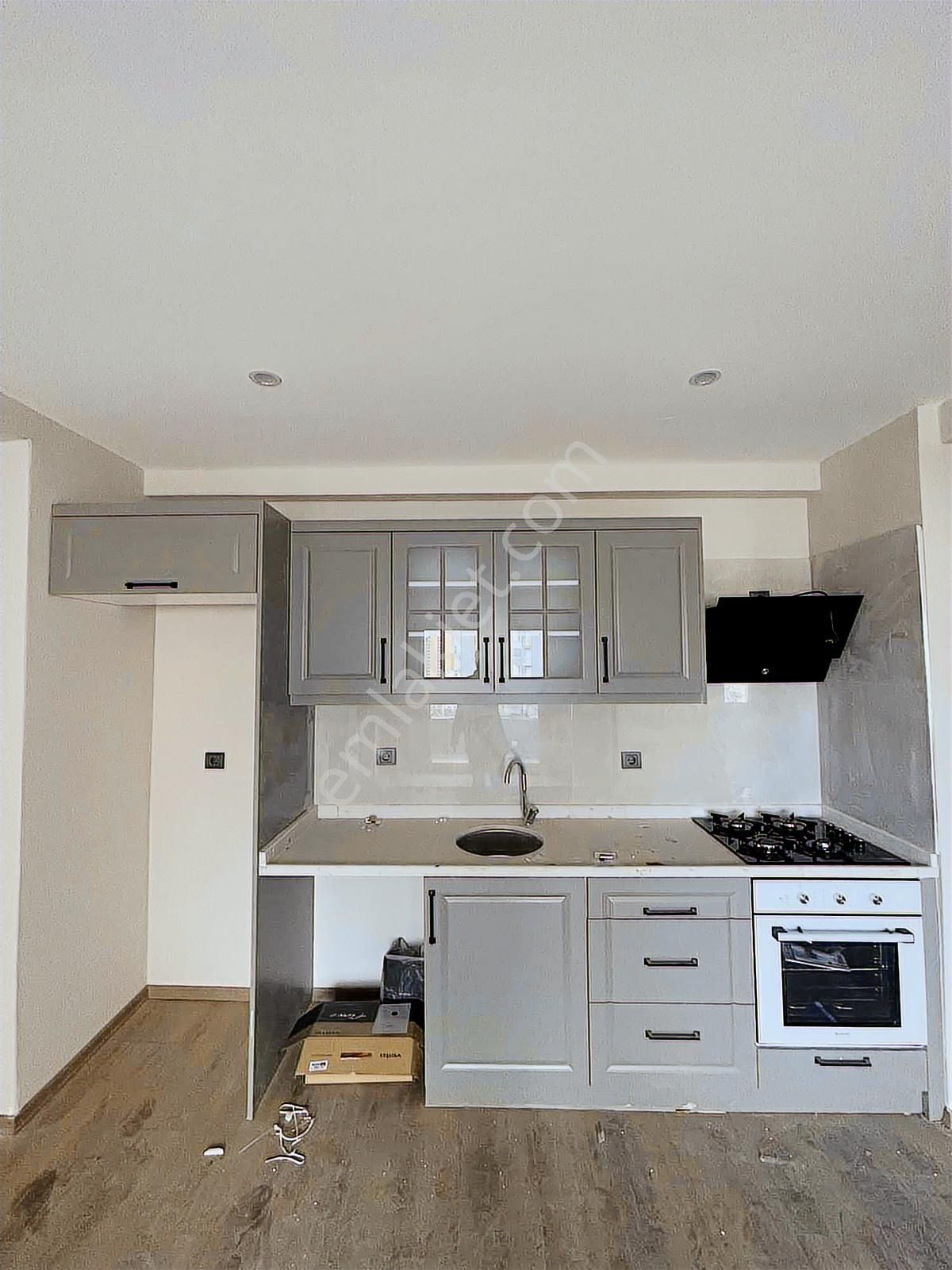 Cukurovafırın Arkası Genıs Ankastrelı Termosıfonlu Balkonlu 1+1