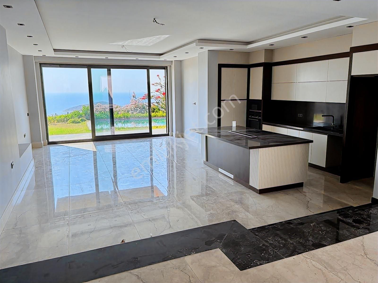 Yalıkavakta Deniz & Ada Manzaralı 750 M² Bahçeli Satılık Villa - Görsel 22