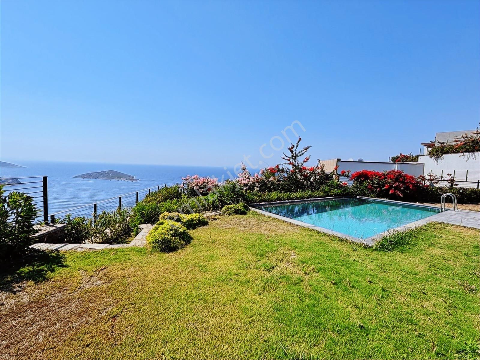 Yalıkavakta Deniz & Ada Manzaralı 750 M² Bahçeli Satılık Villa - Görsel 35