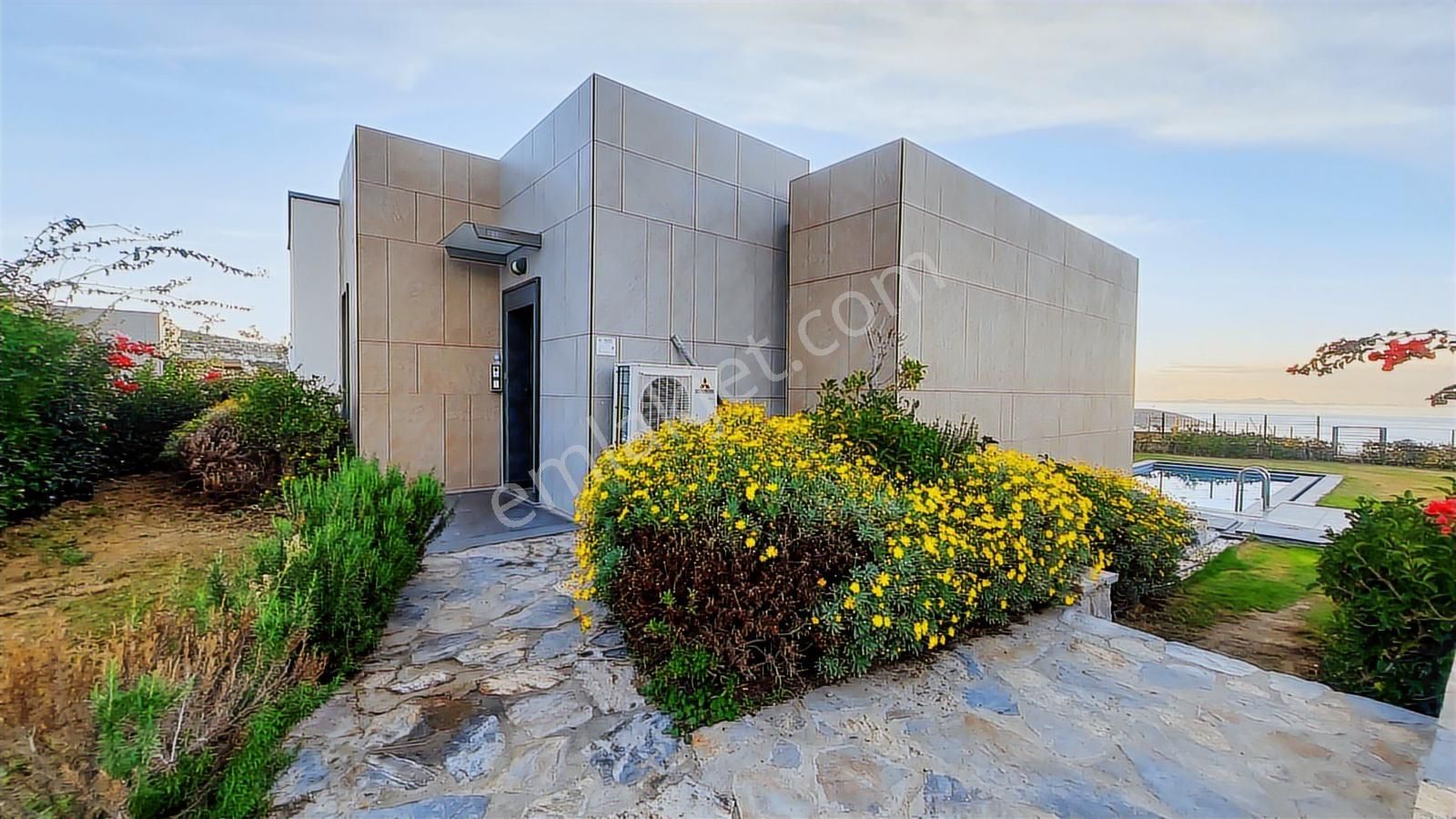 Yalıkavakta Deniz & Ada Manzaralı 750 M² Bahçeli Satılık Villa - Görsel 26