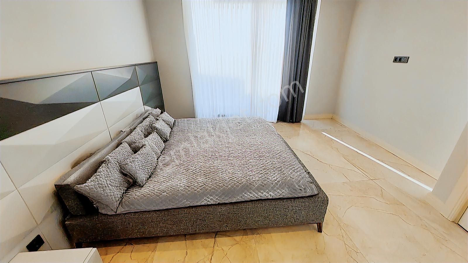 Yalıkavakta Deniz & Ada Manzaralı 750 M² Bahçeli Satılık Villa - Görsel 15