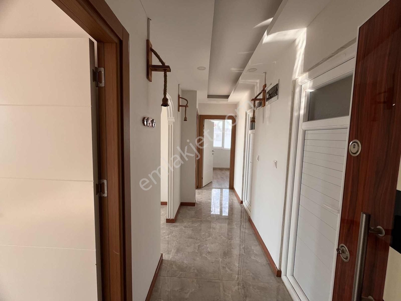 M. Akif Mah Katta Asansörlü Çatılı Masrafsız Daıre - Görsel 3