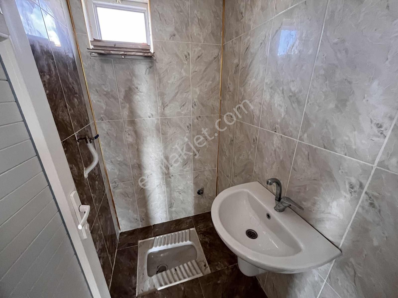 M. Akif Mah Katta Asansörlü Çatılı Masrafsız Daıre - Görsel 4