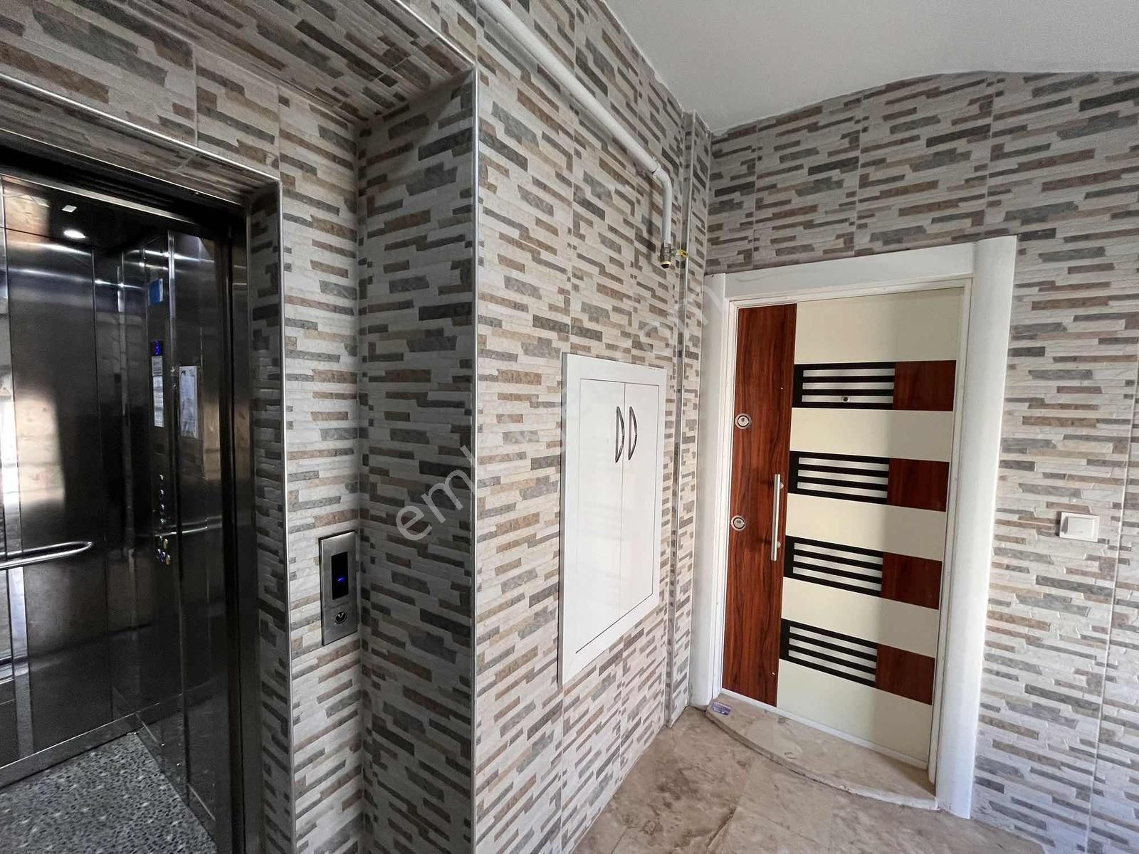 M. Akif Mah Katta Asansörlü Çatılı Masrafsız Daıre - Görsel 12