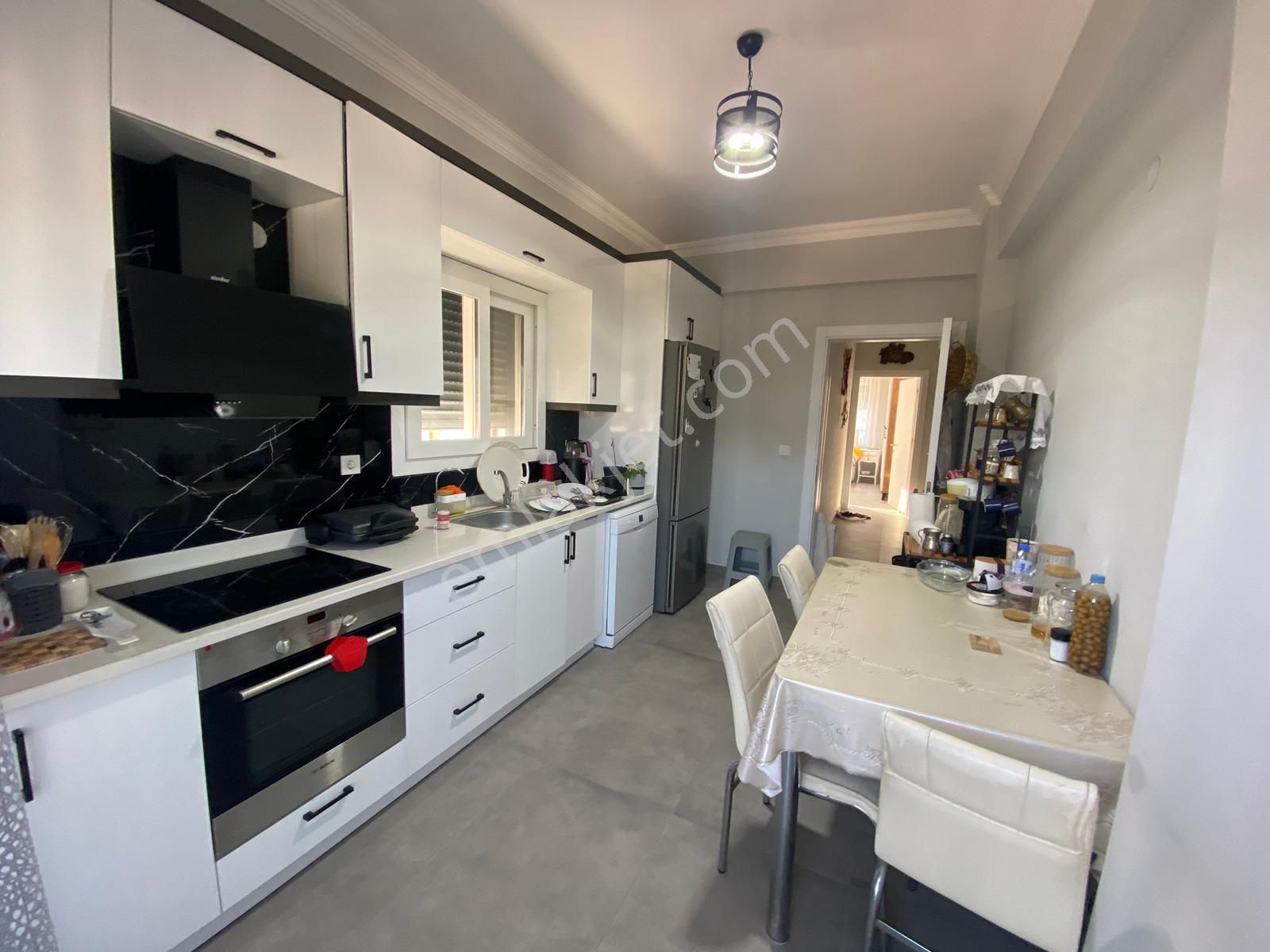 Saim Olcayto'dan Muhteşem Manzaralı 2+1 Geniş , Çift Balkonlu Daire - Görsel 9