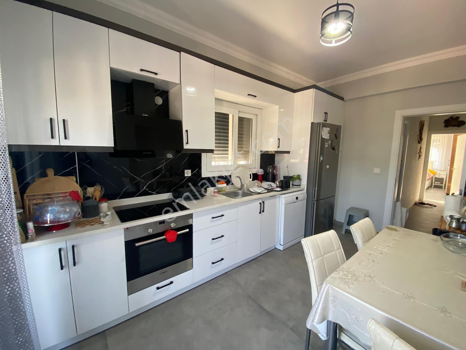 Saim Olcayto'dan Muhteşem Manzaralı 2+1 Geniş , Çift Balkonlu Daire - Görsel 8