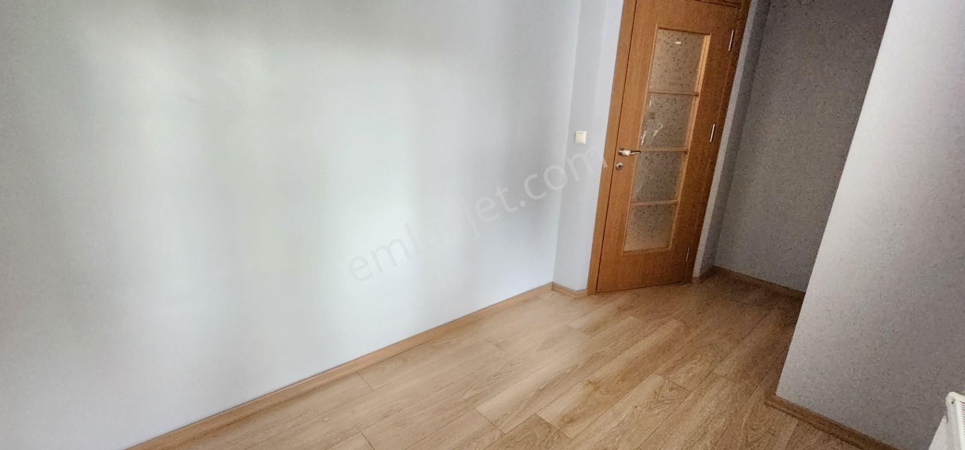 Bulgurlu Metro 1+1 Yeni Bina Ara Kat Kullanışlı Satılık Daire - Görsel 23