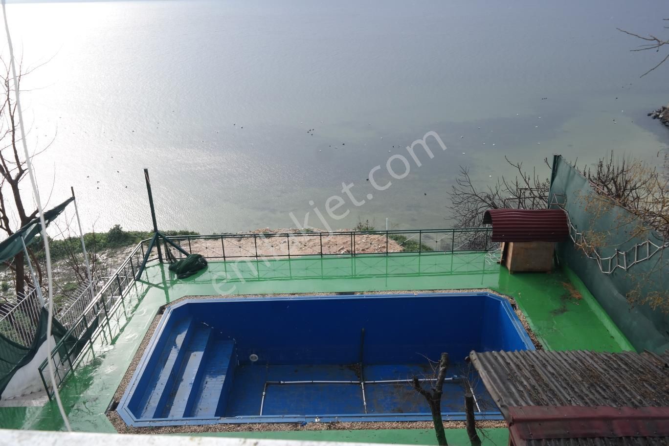 Küçükçekmece Göl Manzaralı Müstakil Komple Kiralık Bina - Görsel 11