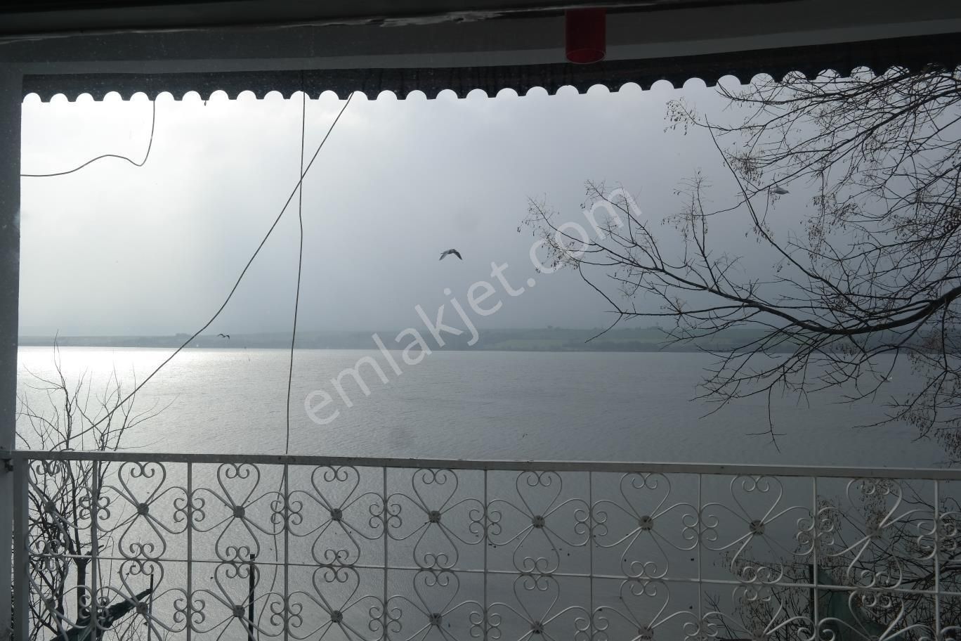 Küçükçekmece Göl Manzaralı Müstakil Komple Kiralık Bina - Görsel 9