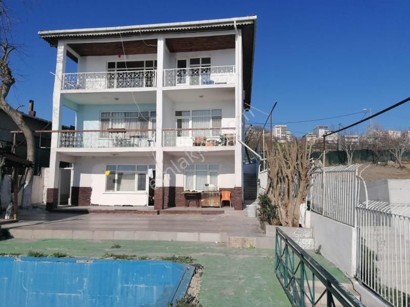 Küçükçekmece Göl Manzaralı Müstakil Komple Kiralık Bina - Görsel 20