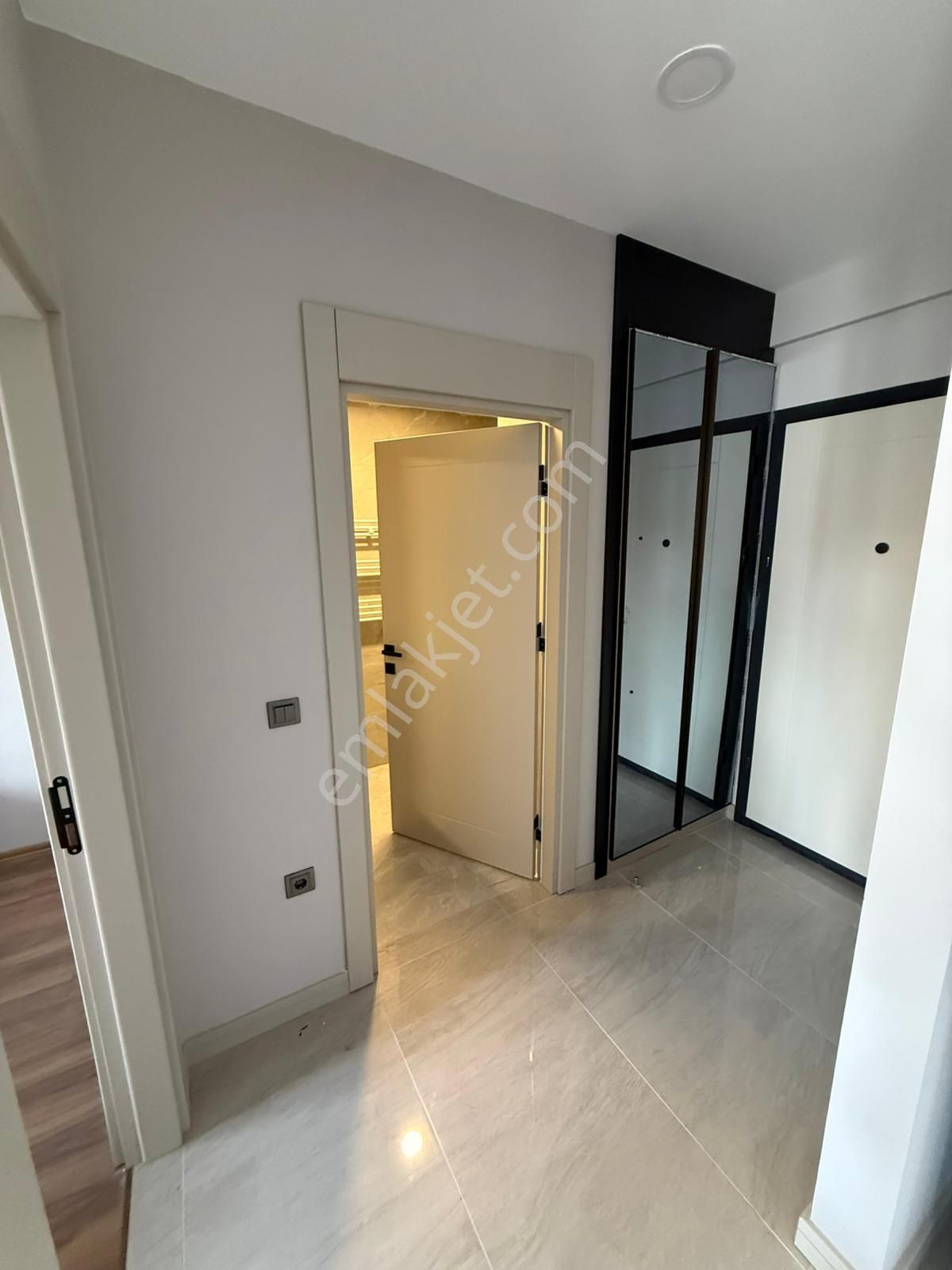 Rıza Acar'dan Meydan Çakılar Sitesinde Eşyalı 1+1 Kiralık Daire - Görsel 26