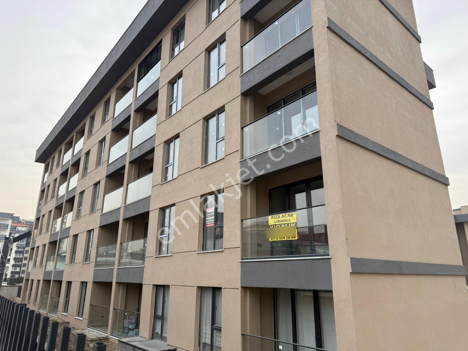 Rıza Acar'dan Meydan Çakılar Sitesinde Eşyalı 1+1 Kiralık Daire - Görsel 18