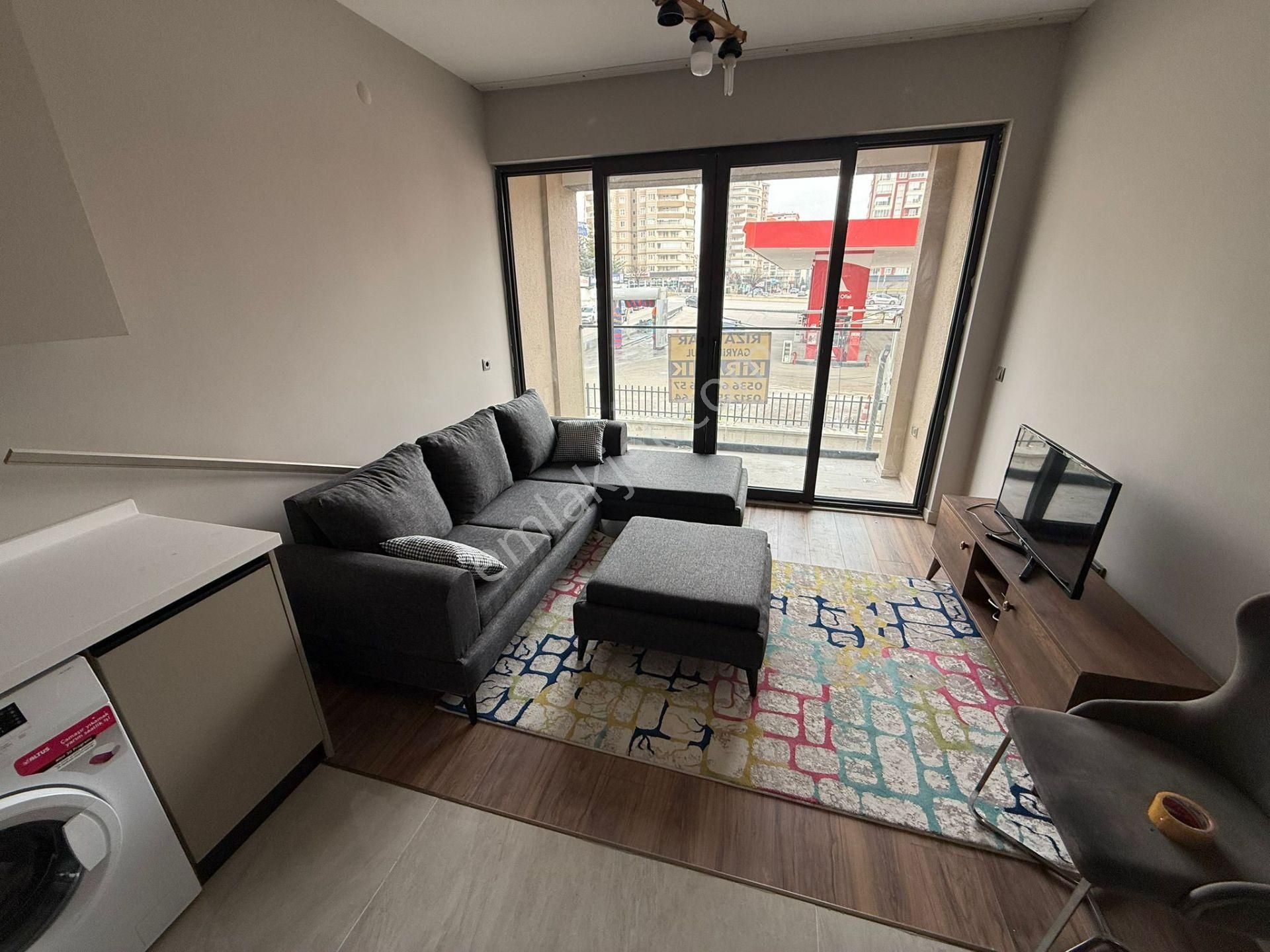 Rıza Acar'dan Meydan Çakılar Sitesinde Eşyalı 1+1 Kiralık Daire - Görsel 8