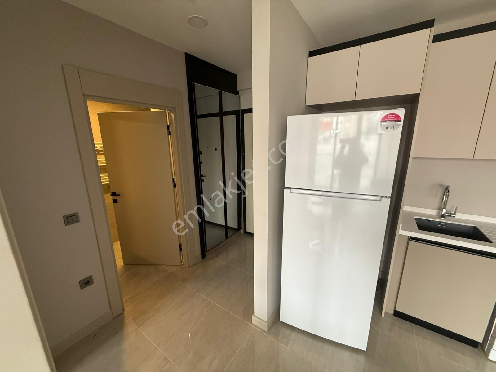 Rıza Acar'dan Meydan Çakılar Sitesinde Eşyalı 1+1 Kiralık Daire - Görsel 22