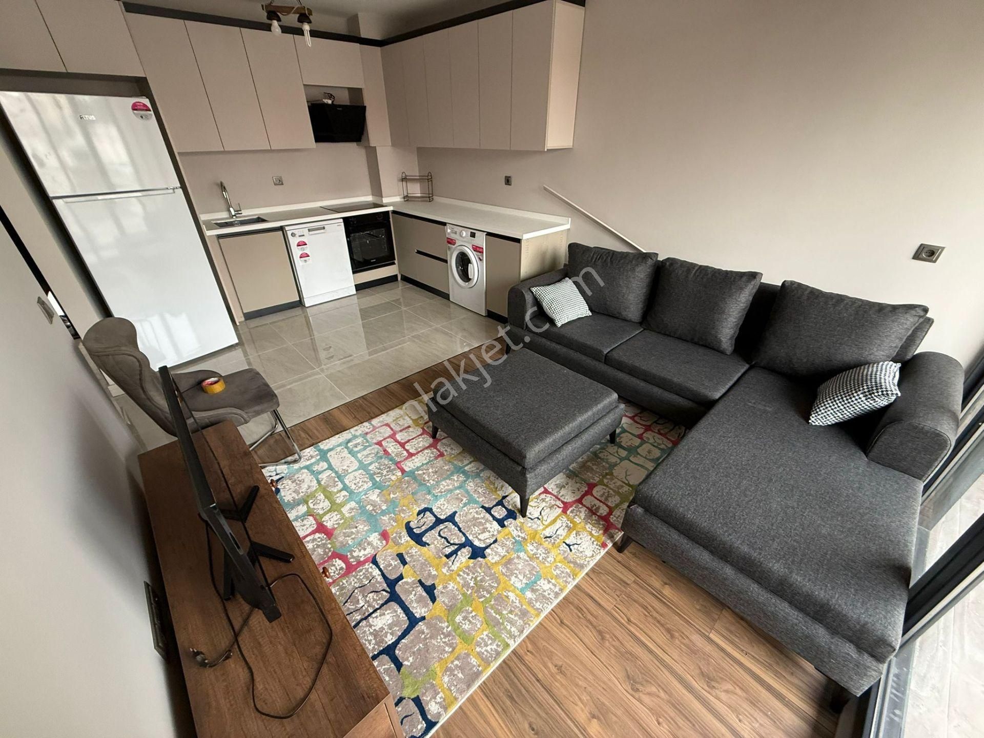 Rıza Acar'dan Meydan Çakılar Sitesinde Eşyalı 1+1 Kiralık Daire - Görsel 3