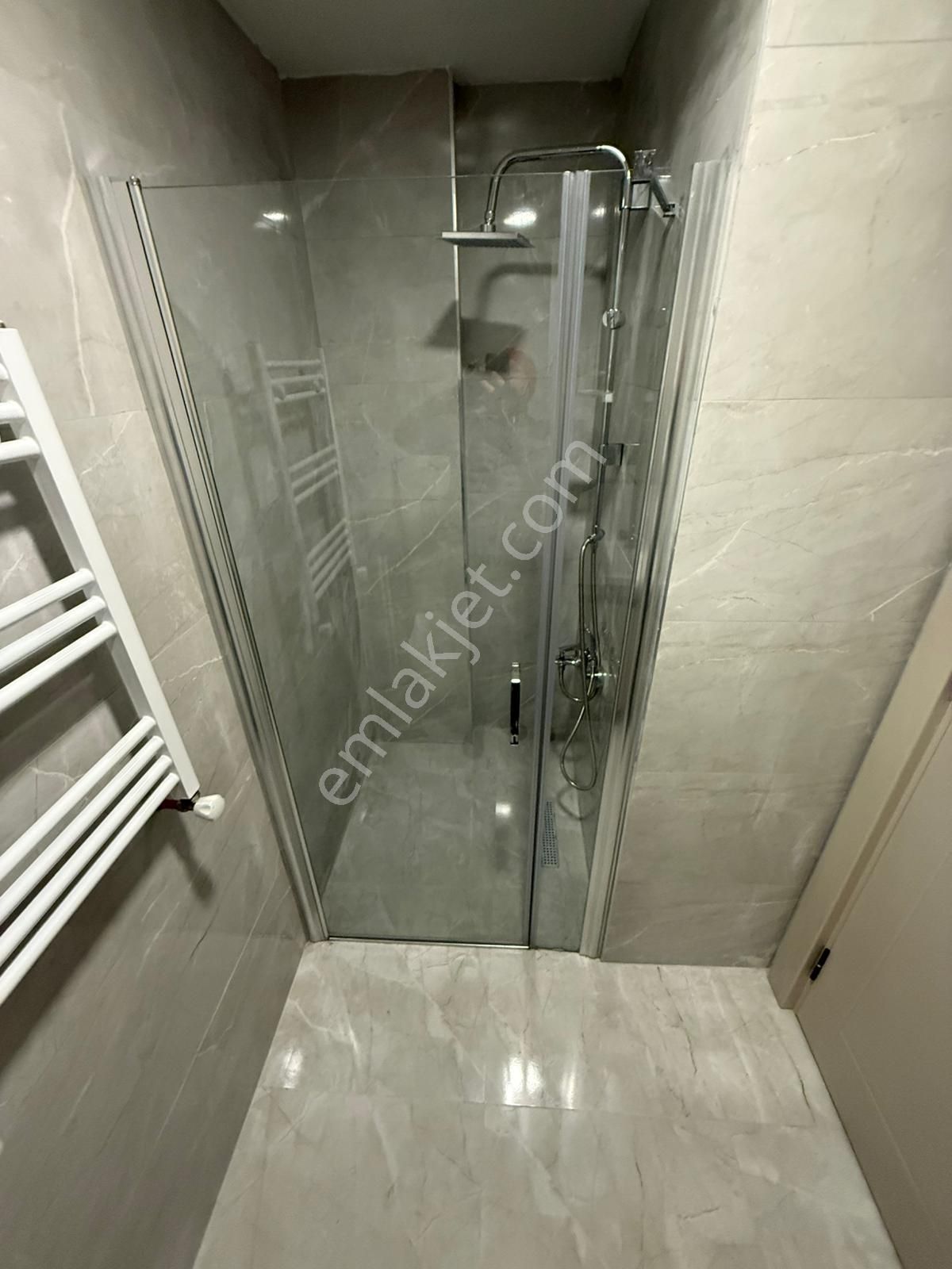 Rıza Acar'dan Meydan Çakılar Sitesinde Eşyalı 1+1 Kiralık Daire - Görsel 28