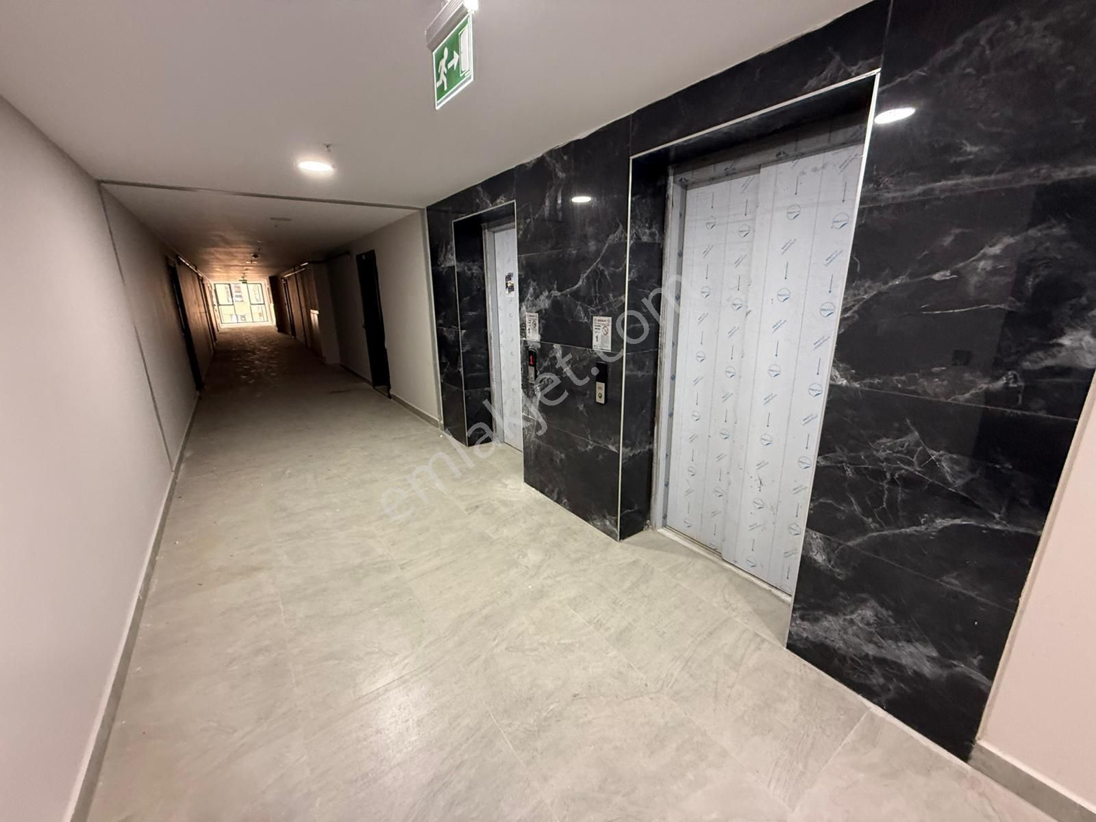 Rıza Acar'dan Meydan Çakılar Sitesinde Eşyalı 1+1 Kiralık Daire - Görsel 20