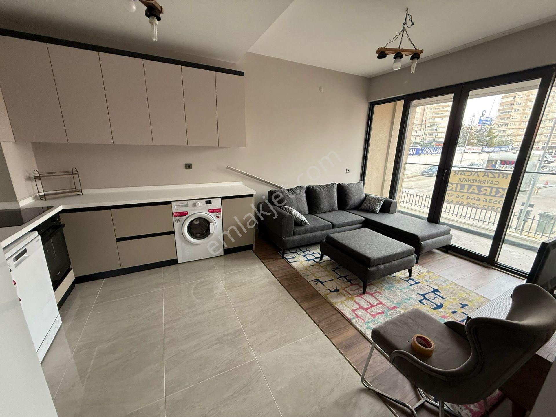 Rıza Acar'dan Meydan Çakılar Sitesinde Eşyalı 1+1 Kiralık Daire - Görsel 14