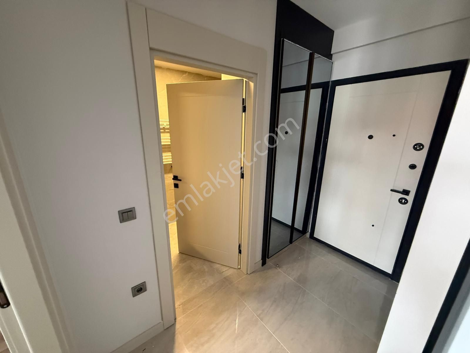 Rıza Acar'dan Meydan Çakılar Sitesinde Eşyalı 1+1 Kiralık Daire - Görsel 23