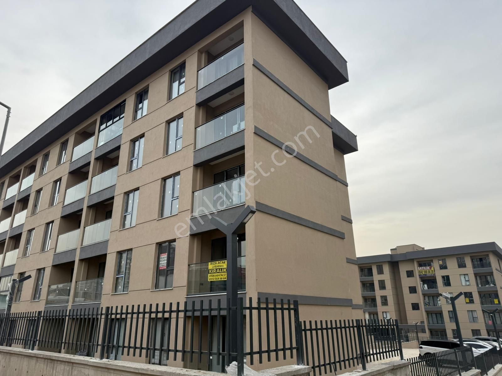 Rıza Acar'dan Meydan Çakılar Sitesinde Eşyalı 1+1 Kiralık Daire - Görsel 19