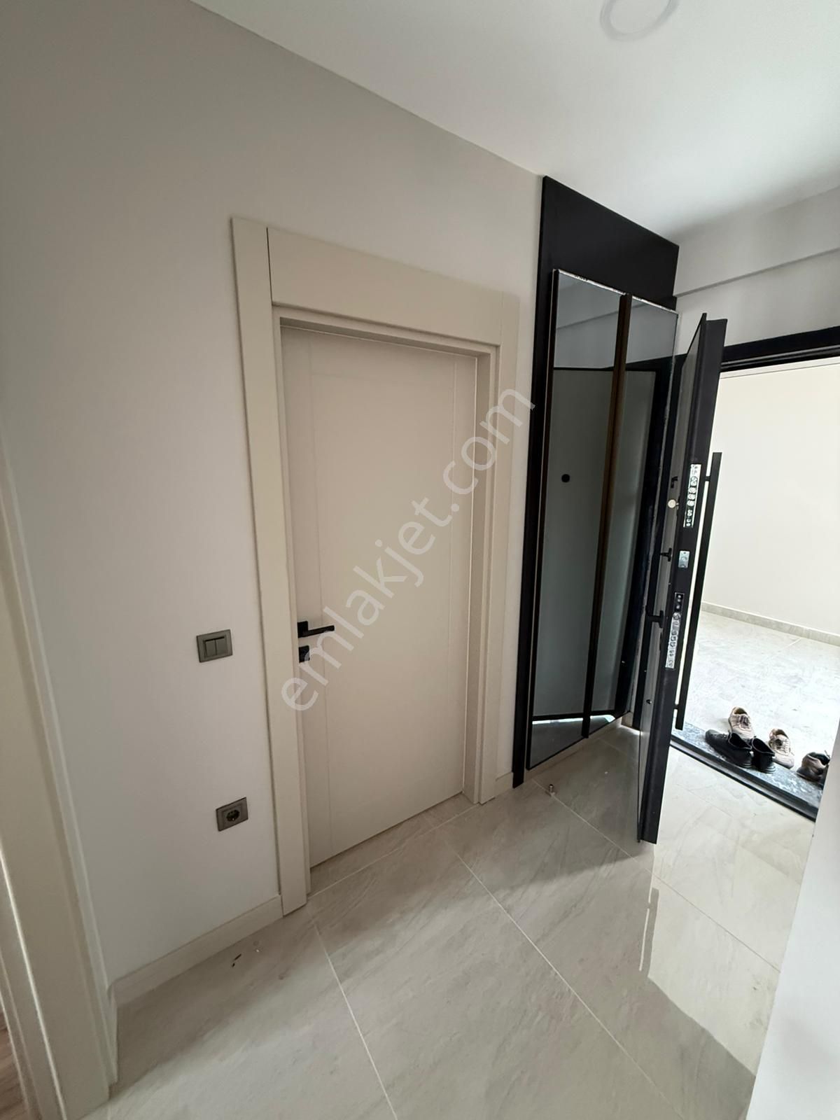 Rıza Acar'dan Meydan Çakılar Sitesinde Eşyalı 1+1 Kiralık Daire - Görsel 24