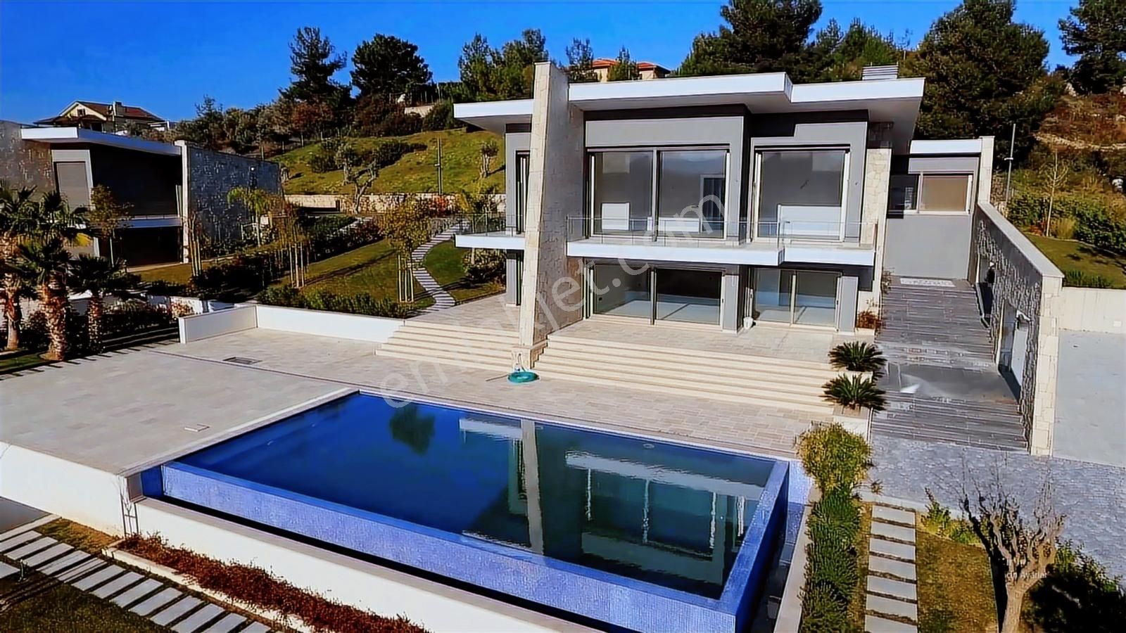 Urla Keklikte'de, 3300 M2 Arsa İçinde Malikane Rezerve'den - Görsel 3