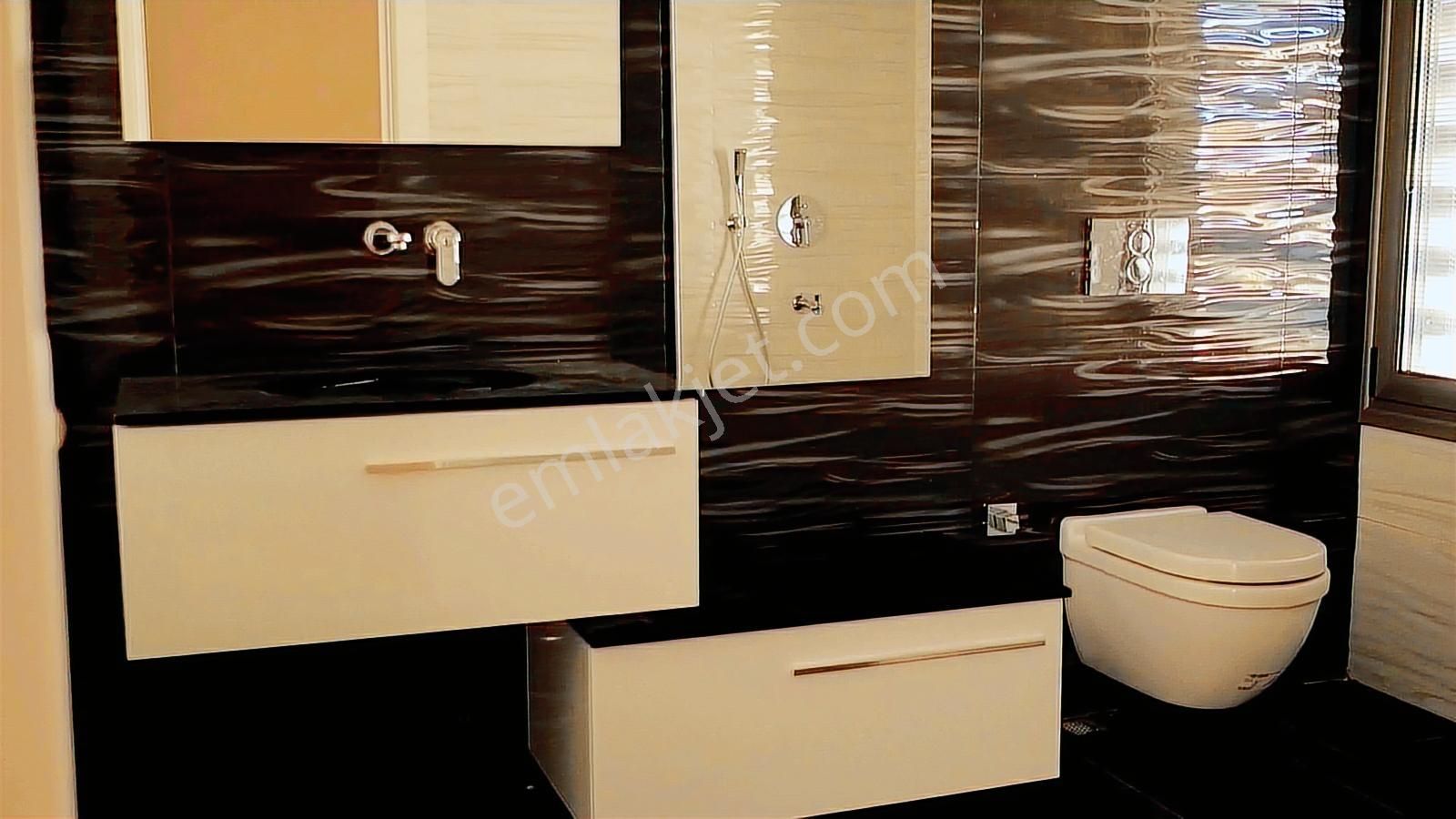 Urla Keklikte'de, 3300 M2 Arsa İçinde Malikane Rezerve'den - Görsel 2