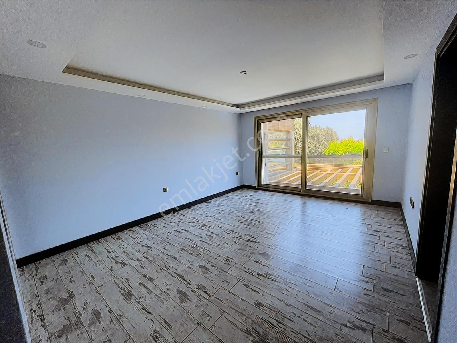 Urla Kekliktepe'de Sitede Özel Havuzlu Modern Villa Rezerve'den - Görsel 11