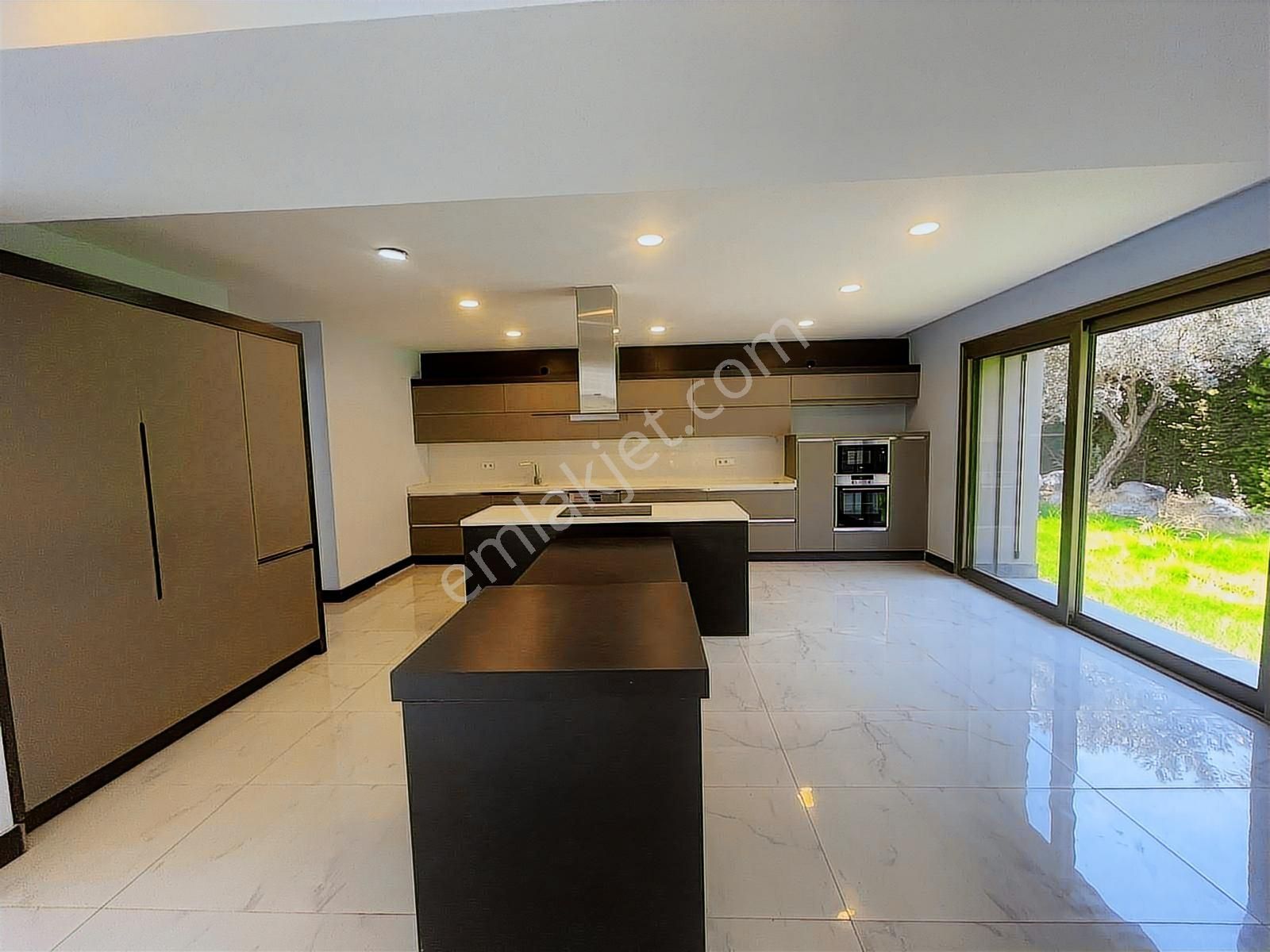 Urla Kekliktepe'de Sitede Özel Havuzlu Modern Villa Rezerve'den - Görsel 19